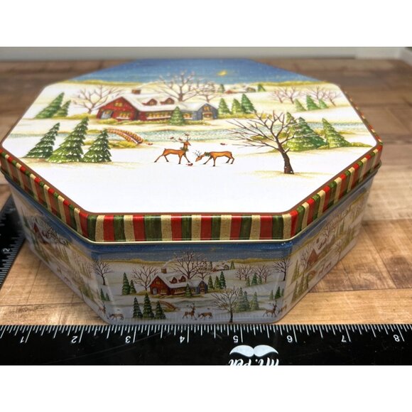 Hexagon Christmas Tin With Winter Scene & Deer Design - Picture 5 of 5